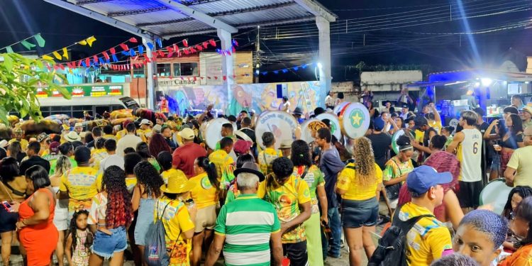 Com 36 anos de resistência, Mocinha do Sertão é batizada em noite cultural na Vila Dom Luís