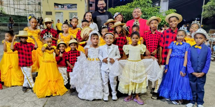 Quadrilha Junina Mirim Mocinha do Sertão celebra 22 anos com batizado emocionante