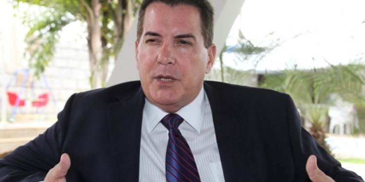 Atuação de Antonio Américo, presidente da FMF, pode ser decisiva na implantação de fábrica de bolas no estado