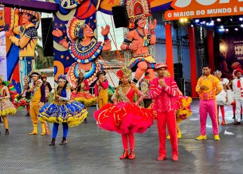 Mocinha do Sertão encanta o público no Arraial do Ipem com espetáculo de cores, tradição e irreverência*