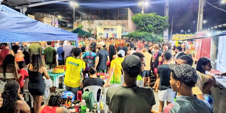 Multidão prestigia batizado da Junina Mocinha do Sertão na Praça da Vila Dom Luís